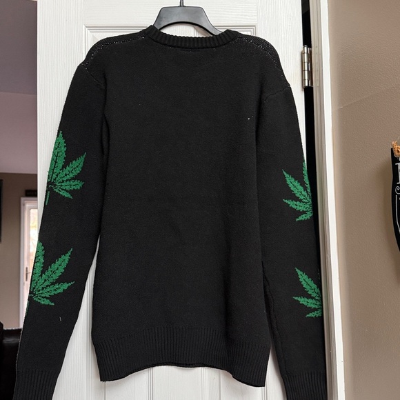 Rgstr Skull and Leaf Sweater Medium NWT - Picture 7 of 7